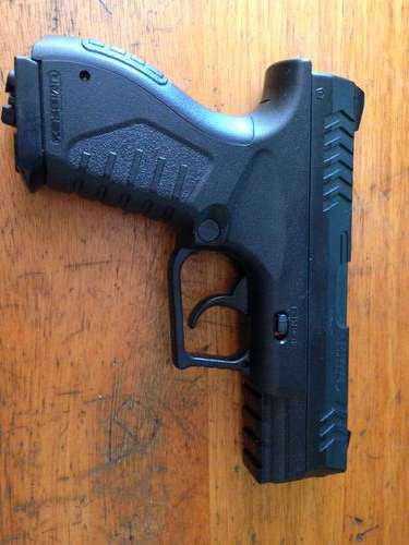 Umarex XBG CO2 Pistol - 400FPS including 5 CO2 Canisters